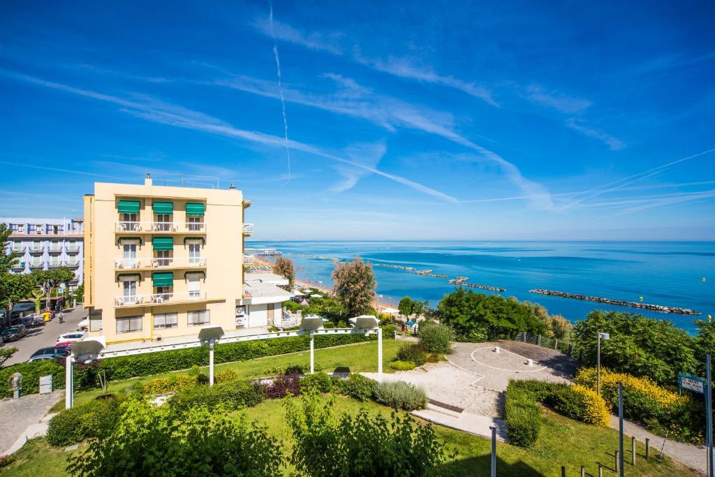 Hotel Adler Gabicce Mare Exterior foto