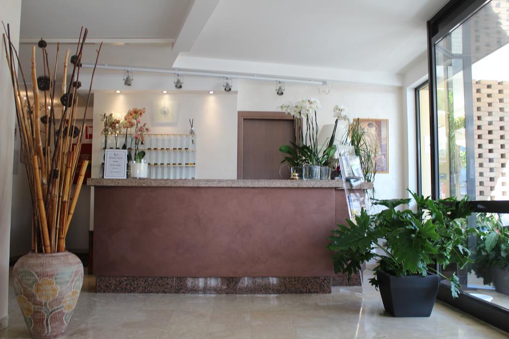 Hotel Adler Gabicce Mare Exterior foto